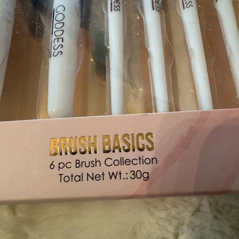Goddess piece brush